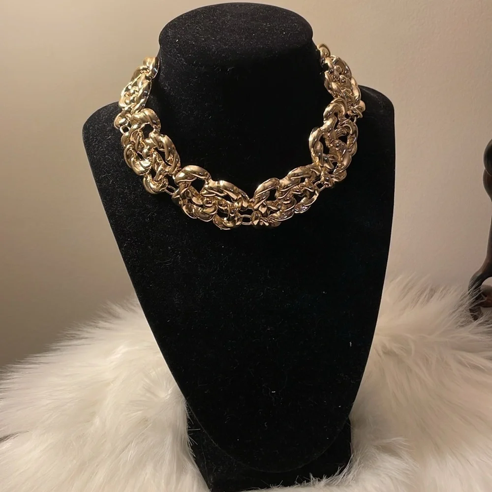 Gold Choker Necklace - Picture 9 of 11